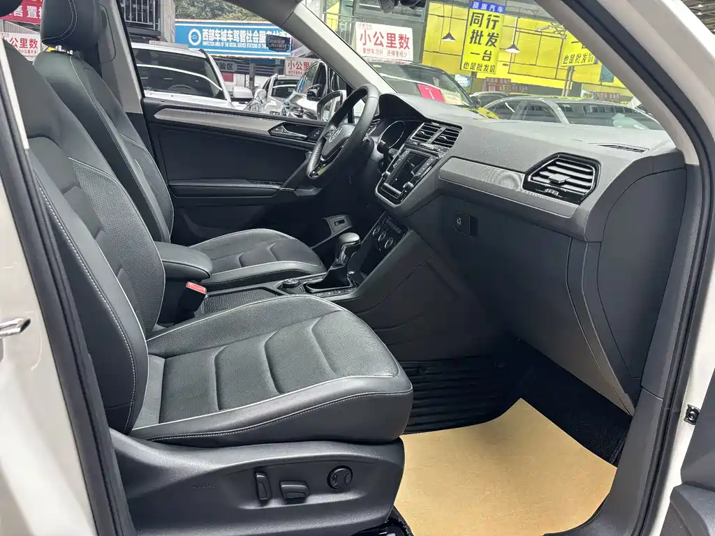 Volkswagen Tiguan L — миниатюра 6