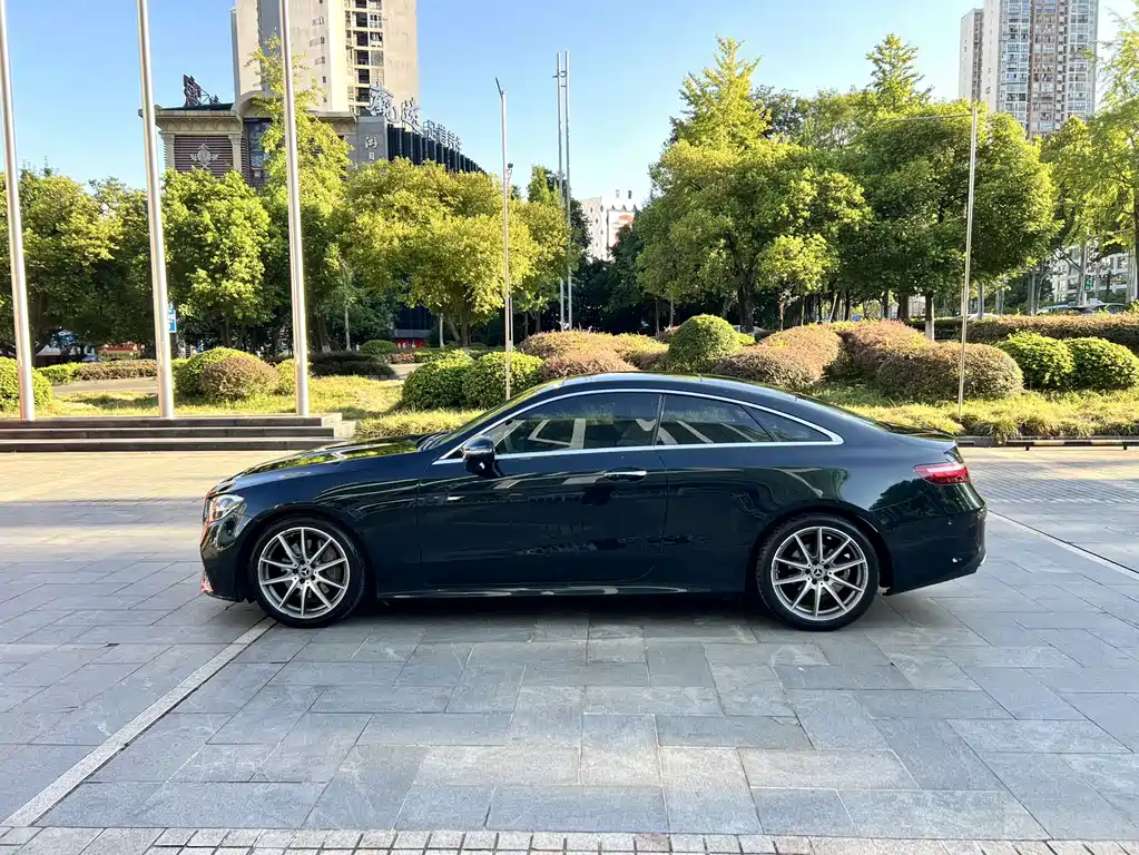 Mercedes-Benz E-Class (Import) — миниатюра 7