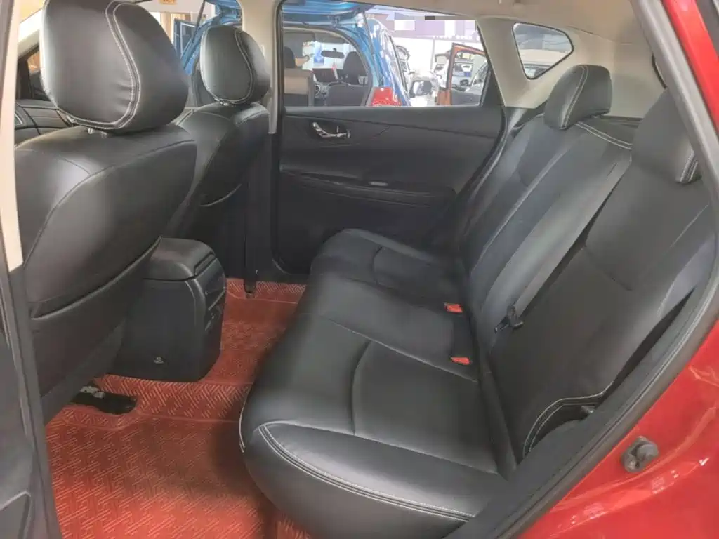 Nissan Tiida — миниатюра 17
