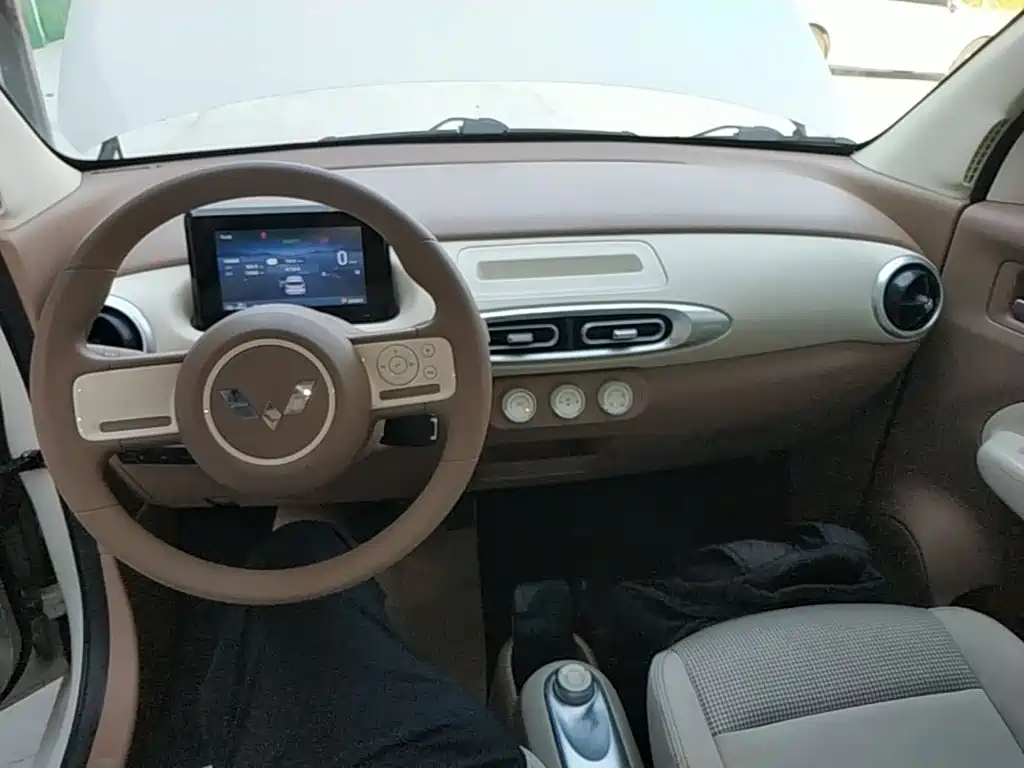 Wuling MINIEV — миниатюра 10