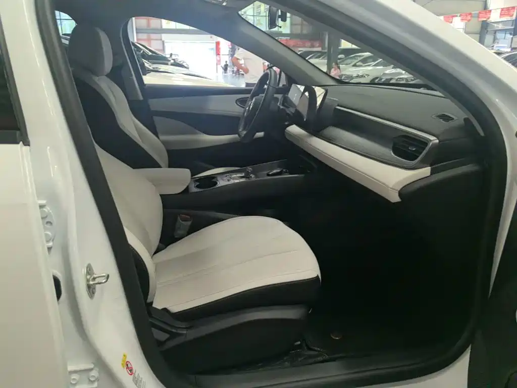 BYD Seal 05 DM-i — миниатюра 25