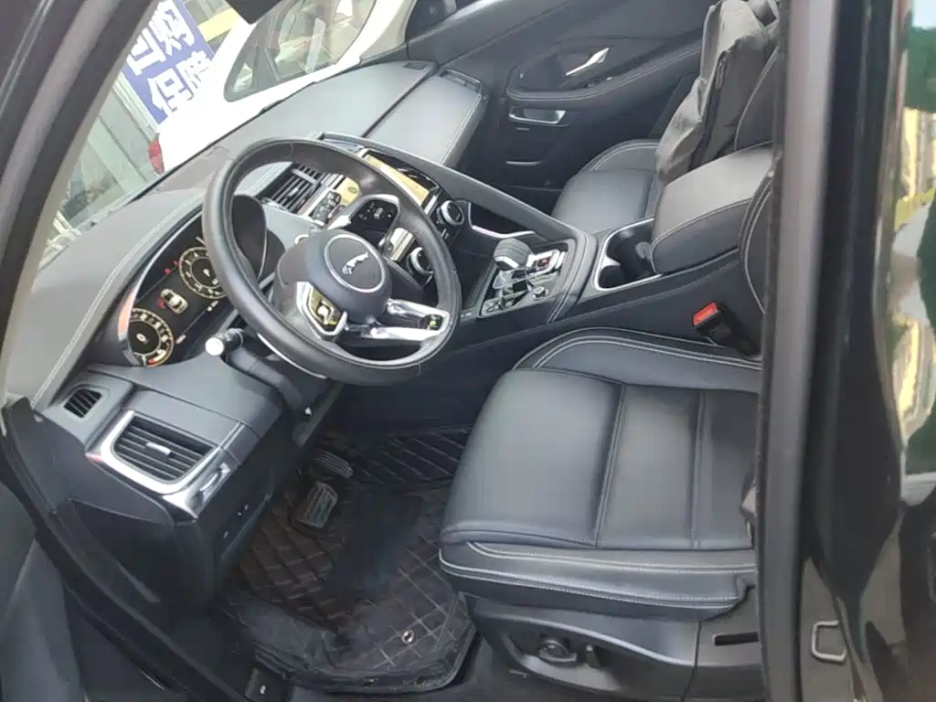 Jaguar E-PACE — миниатюра 15
