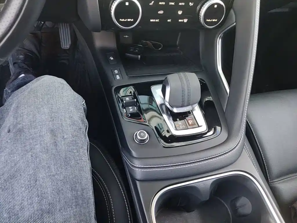 Jaguar E-PACE — миниатюра 14