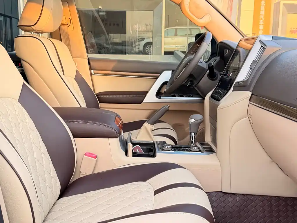 Toyota Land Cruiser 2012 4.0L AT VX