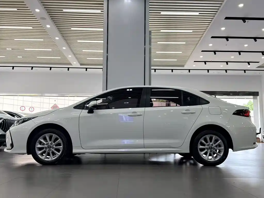 Toyota Corolla — миниатюра 3