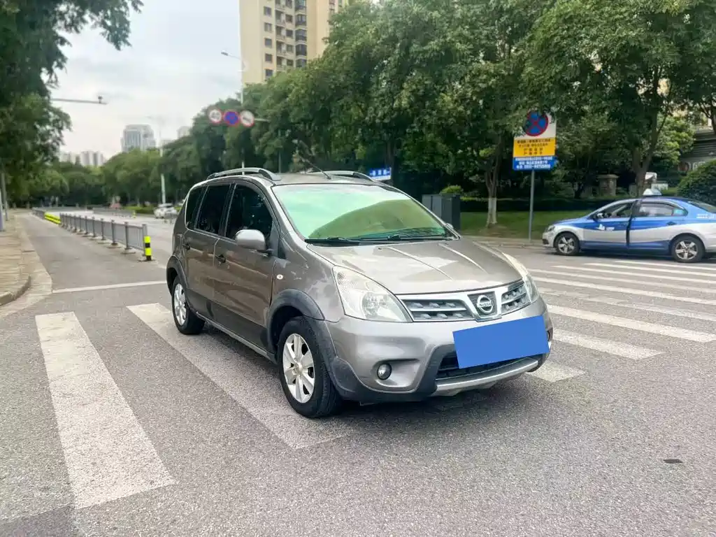 Nissan Livina — миниатюра 8