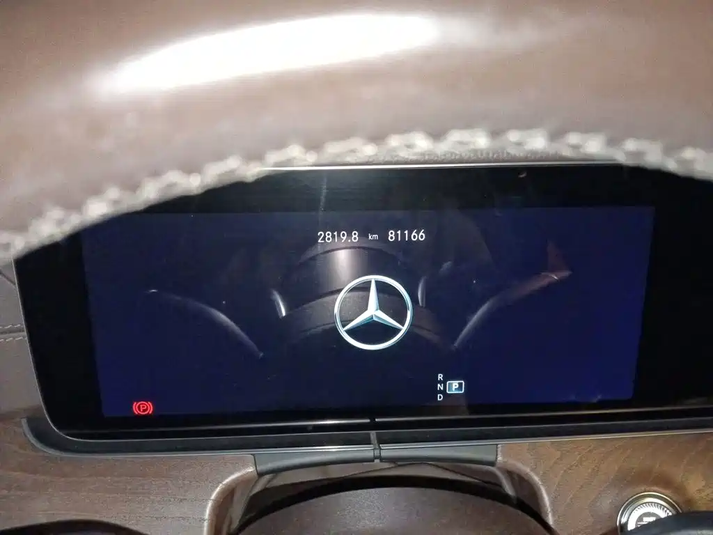 Mercedes-Benz E-Class — миниатюра 5