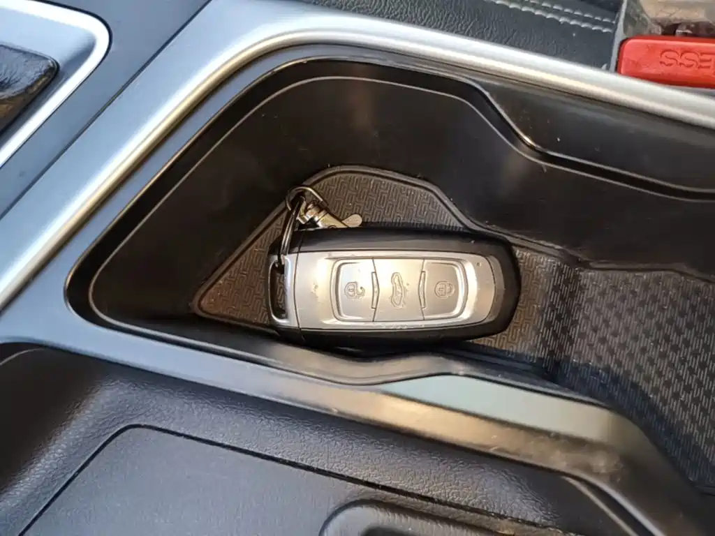 Geely Vision X3 — миниатюра 9