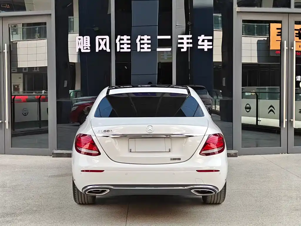 MERCEDES-BENZ E CLASS