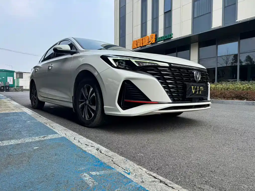 Changan Eado — миниатюра 3