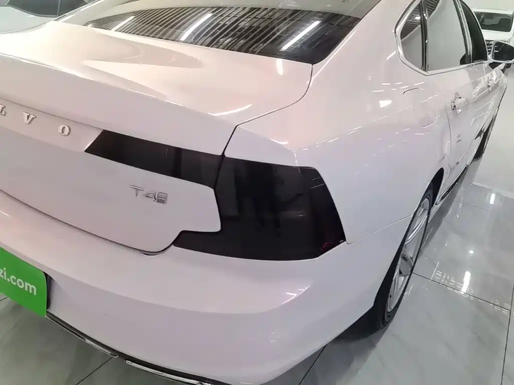 Volvo S90 — миниатюра 8