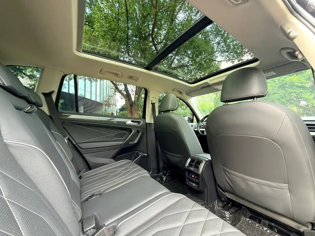 Volkswagen Tiguan L — миниатюра 8