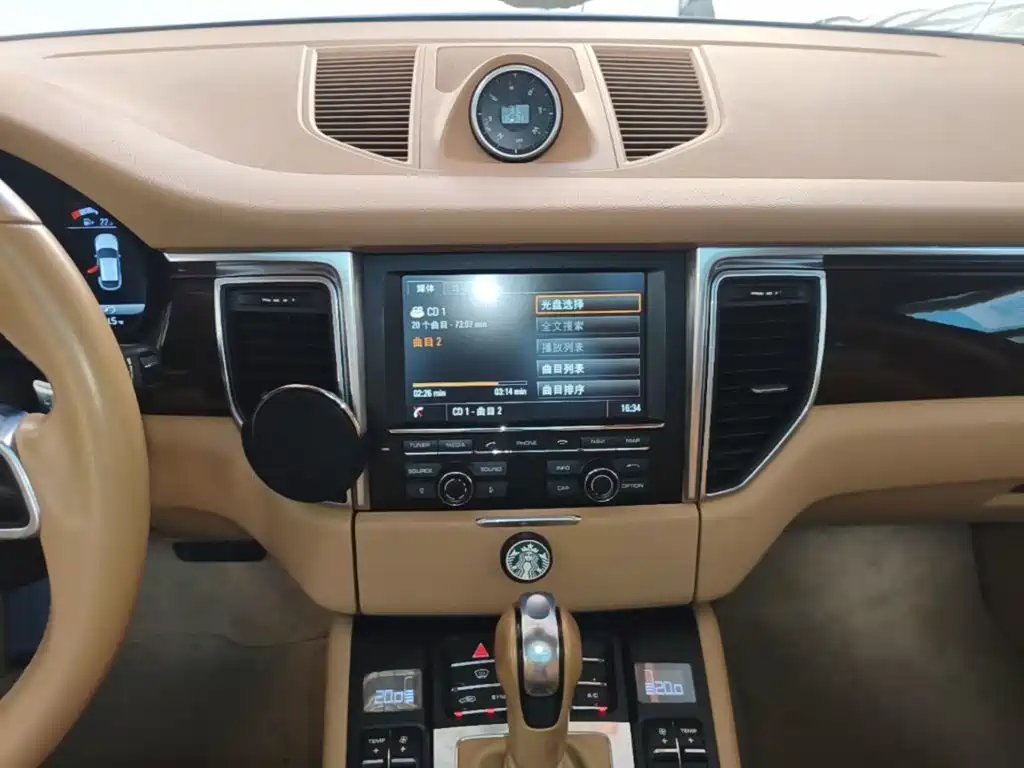 Porsche Macan — миниатюра 13