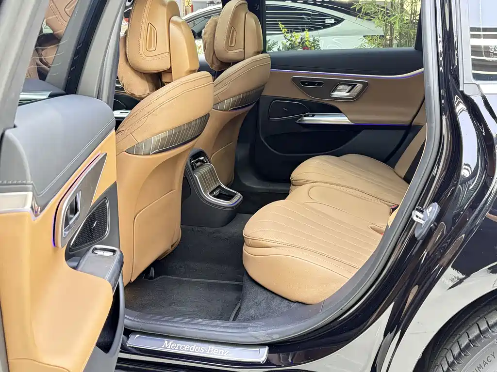 Mercedes-Benz E-Class — миниатюра 13