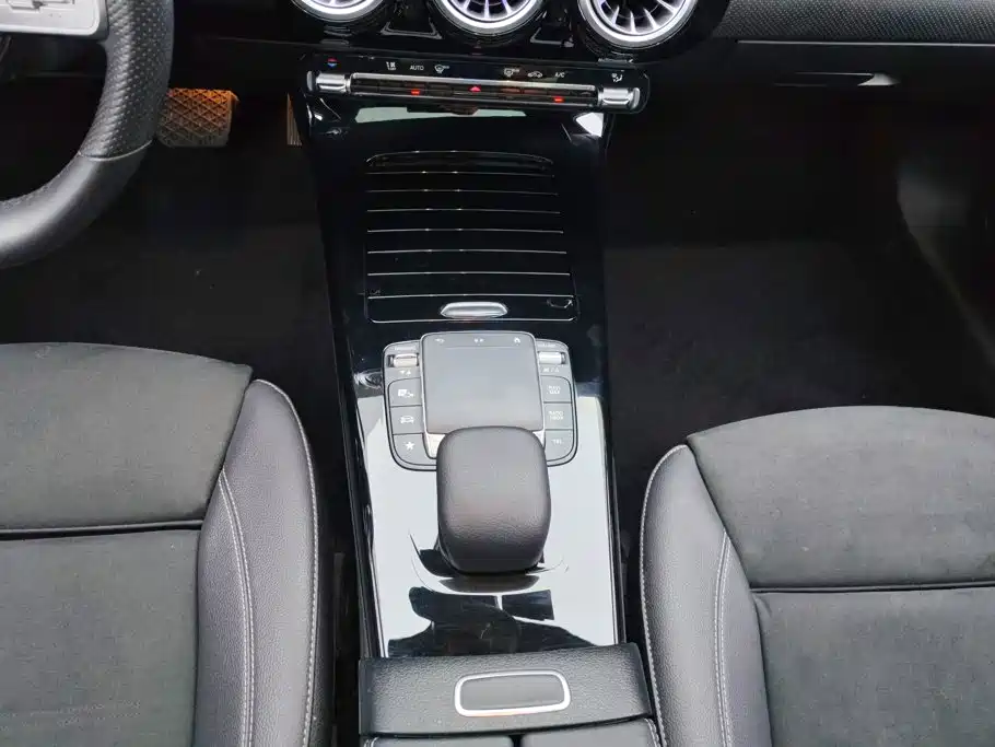 Mercedes-Benz A-Class — миниатюра 16