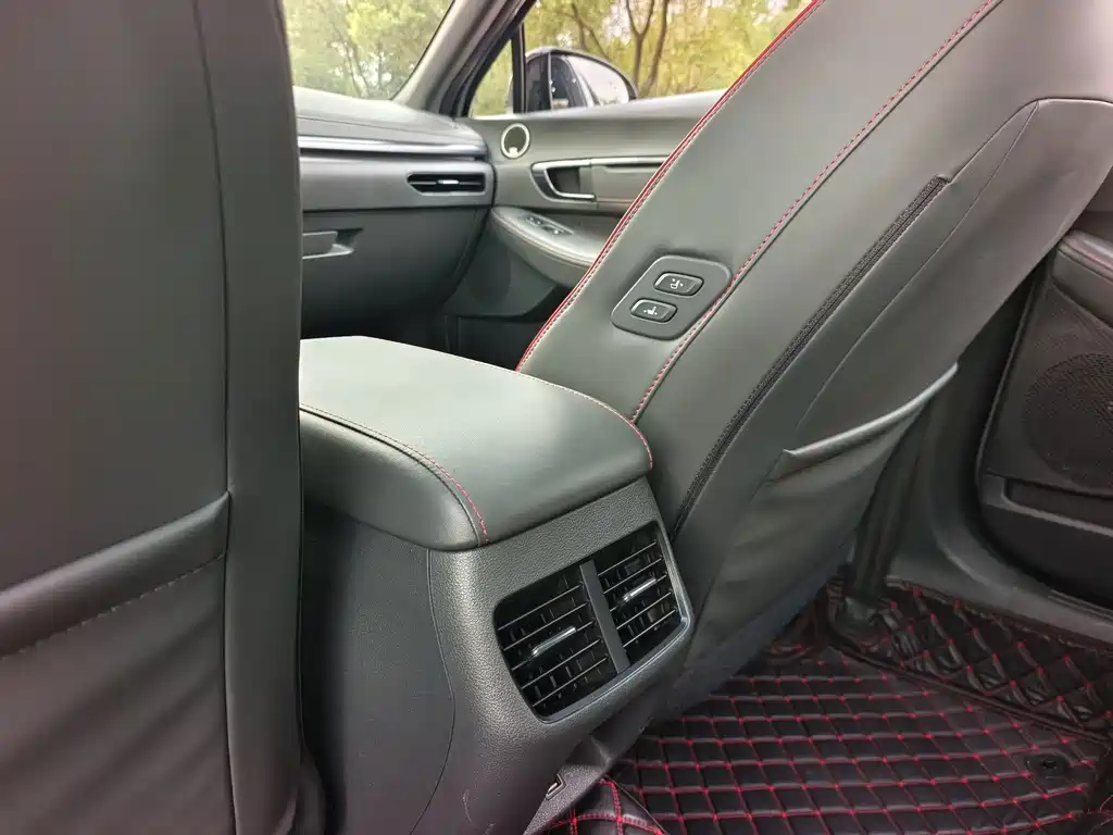 Hyundai Sonata — миниатюра 8