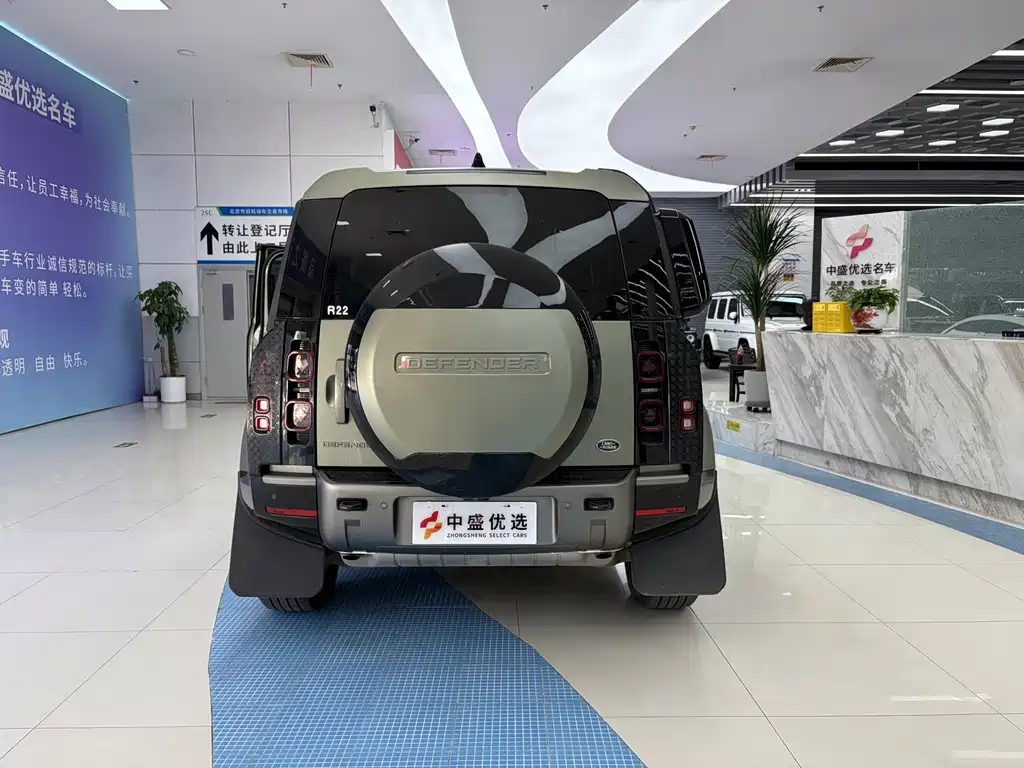 Land Rover Defender — миниатюра 3