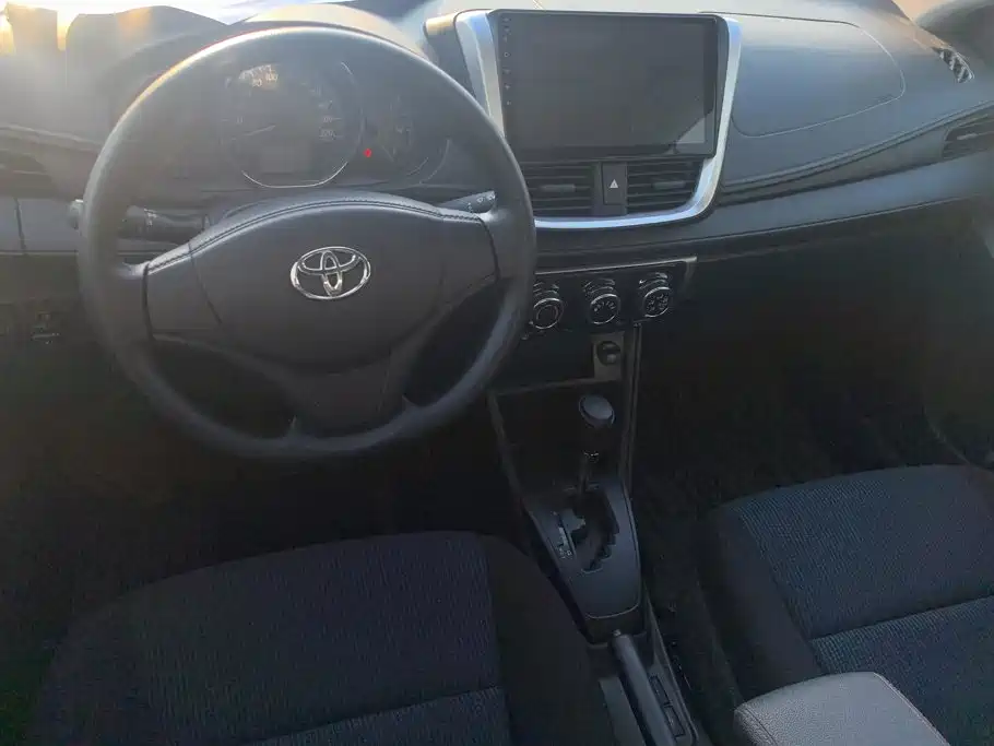 Toyota Yaris L — миниатюра 12