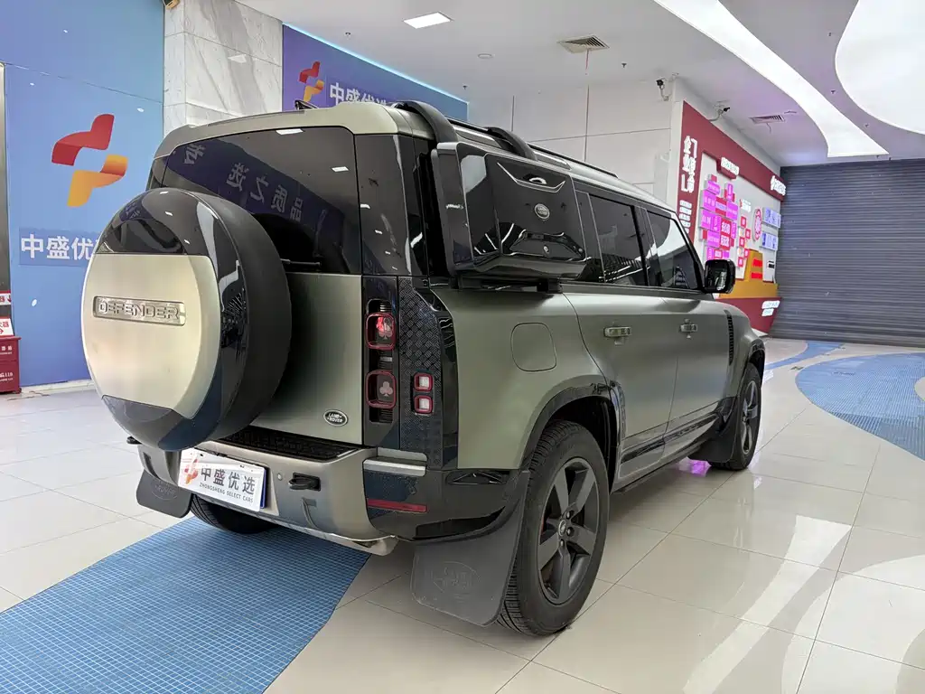Land Rover Defender — миниатюра 4