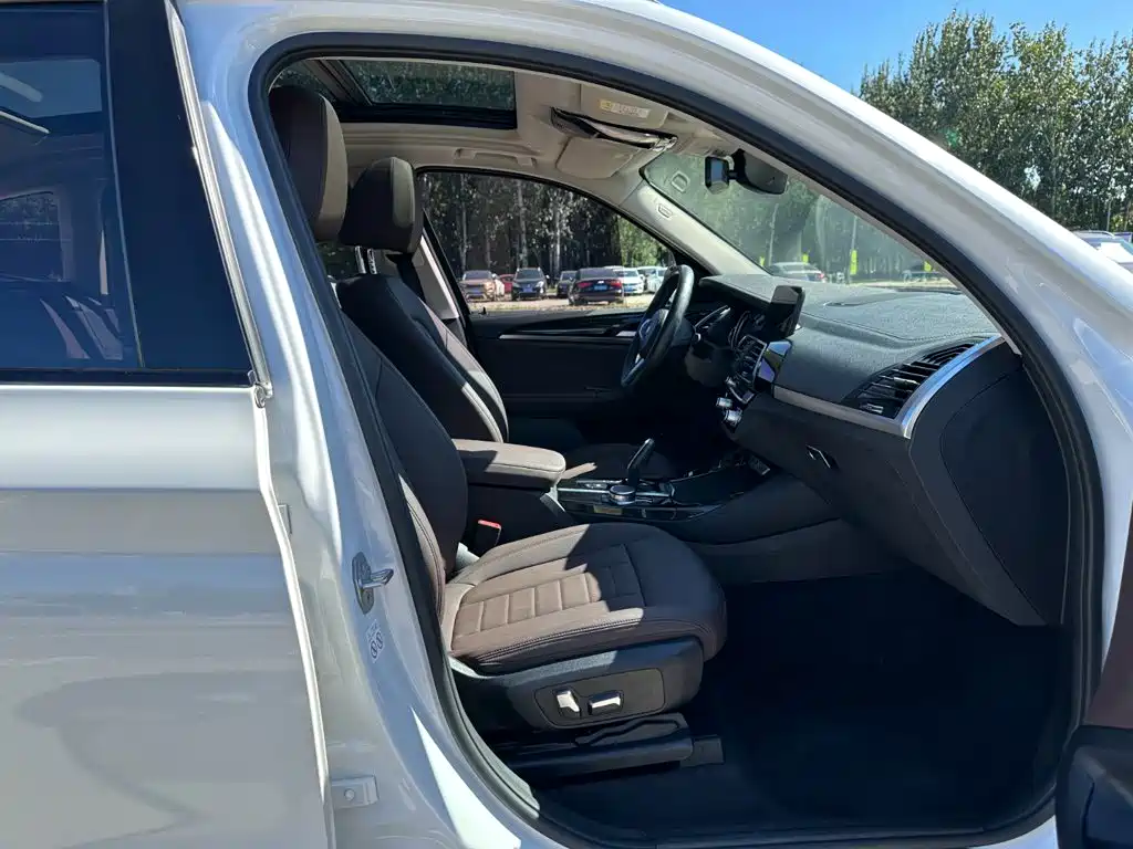 BMW X3 — миниатюра 17