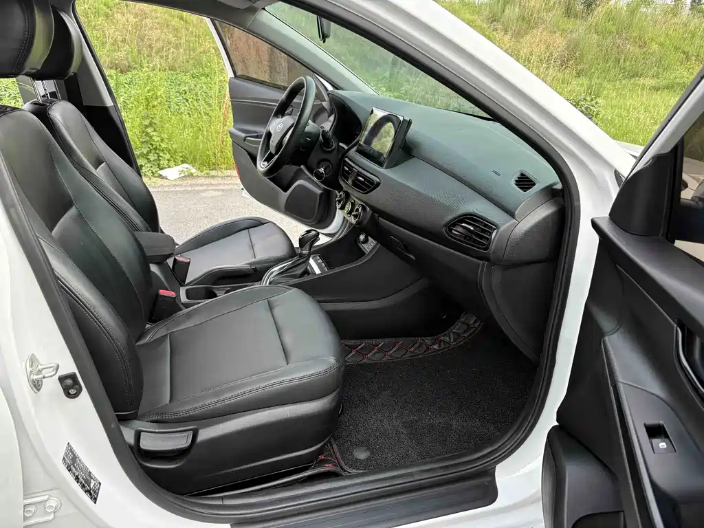 Hyundai Elantra — миниатюра 16