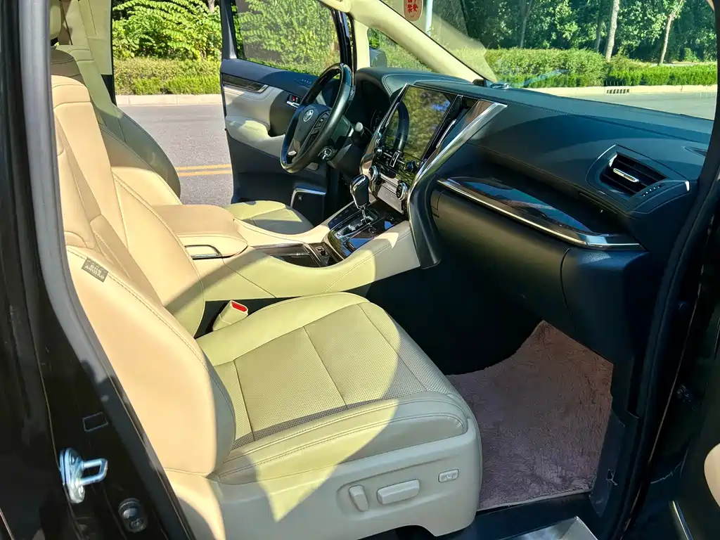 Toyota Vellfire — миниатюра 15