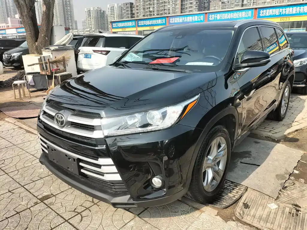 TOYOTA HIGHLANDER