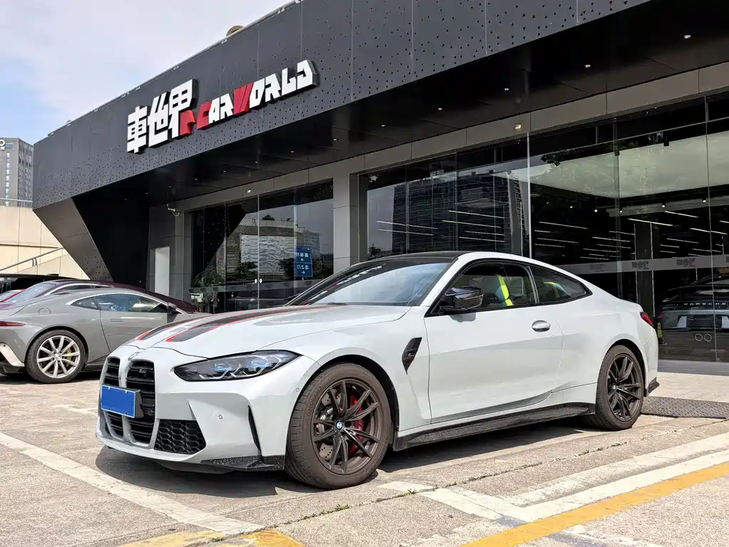 BMW M4 2025