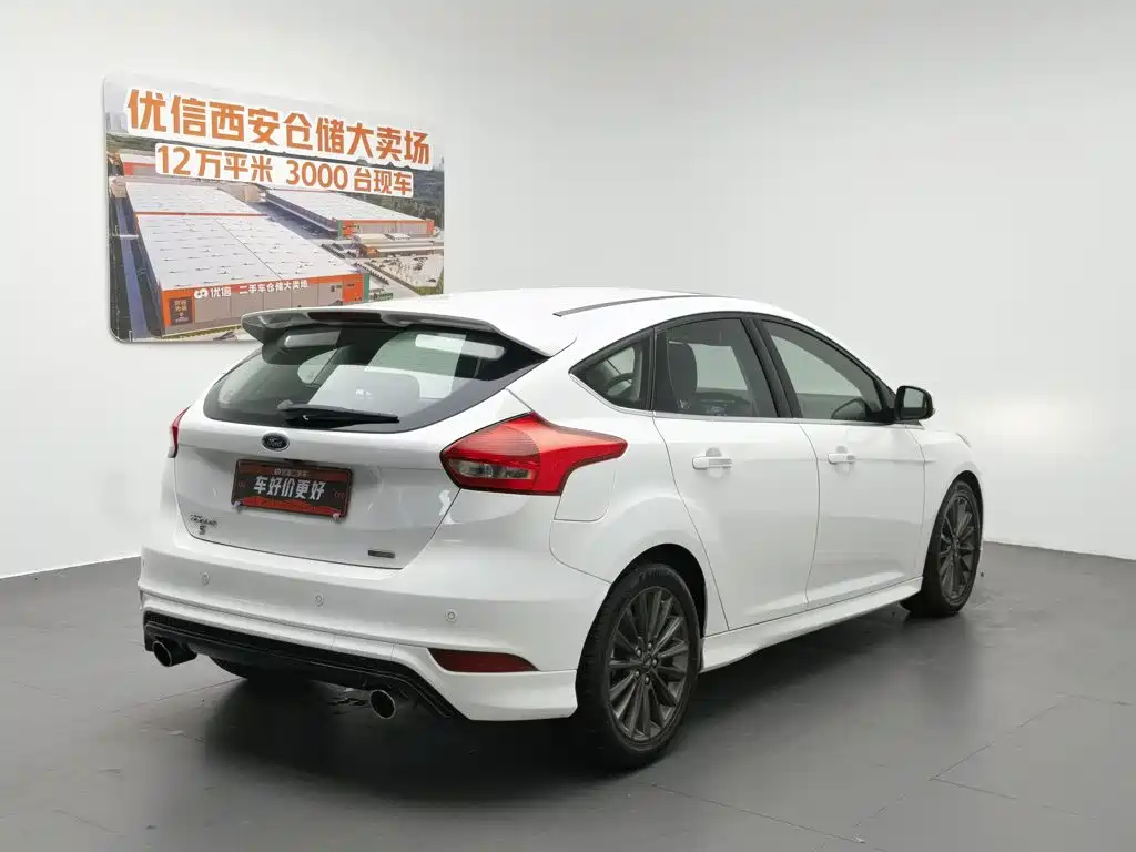 Ford Focus 2015 EcoBoost 180 AT Sport