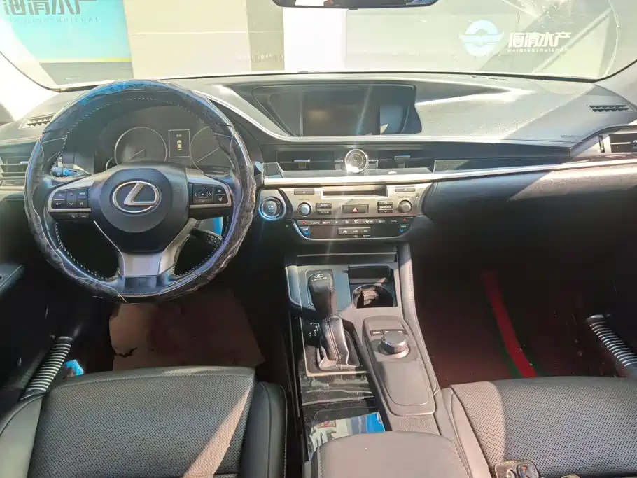 Lexus ES — миниатюра 12