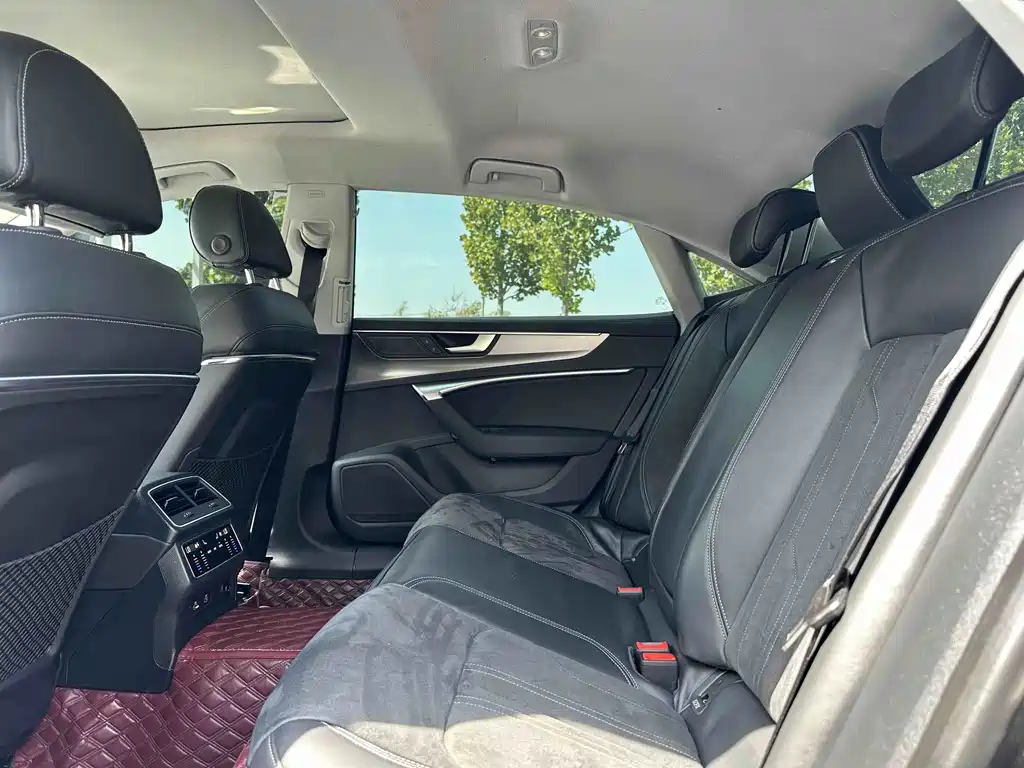 Audi A7L — миниатюра 8