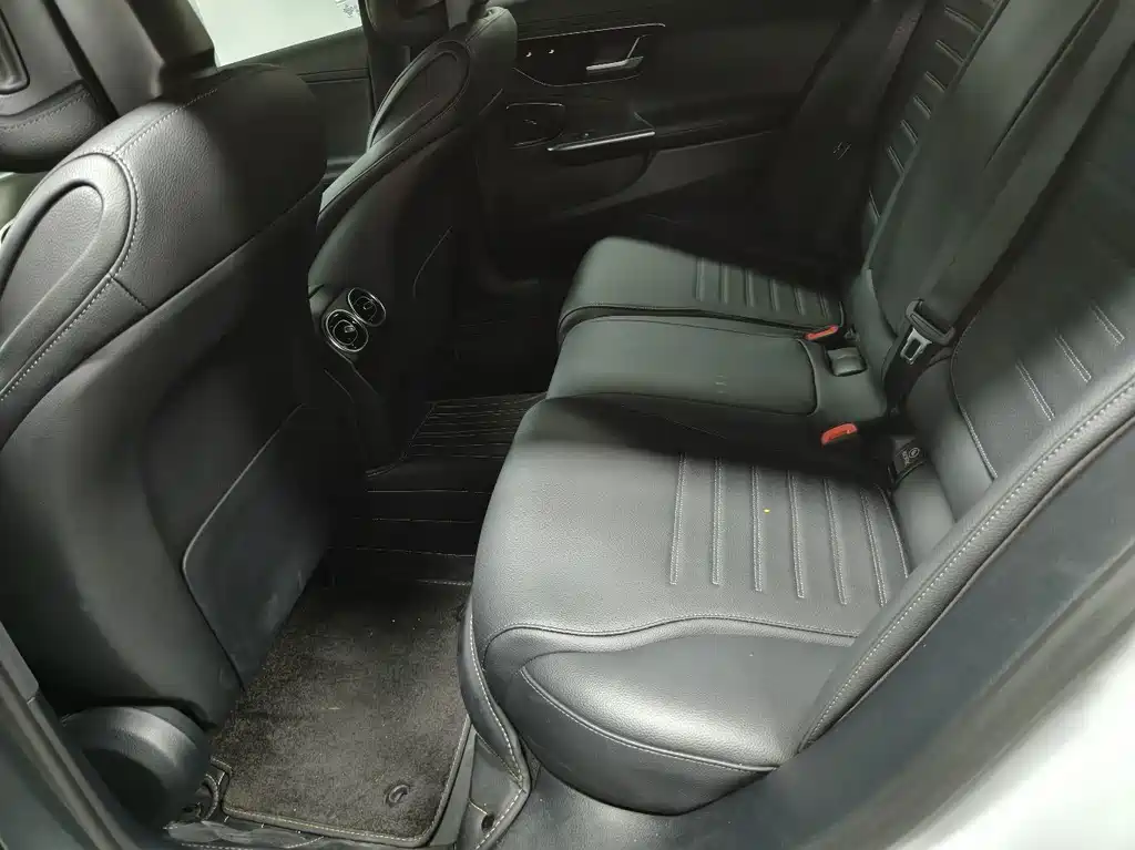 Mercedes-Benz C-Class — миниатюра 10