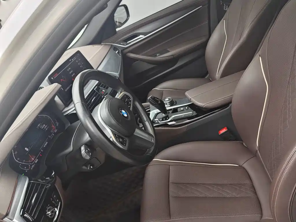 BMW 5 Series — миниатюра 10