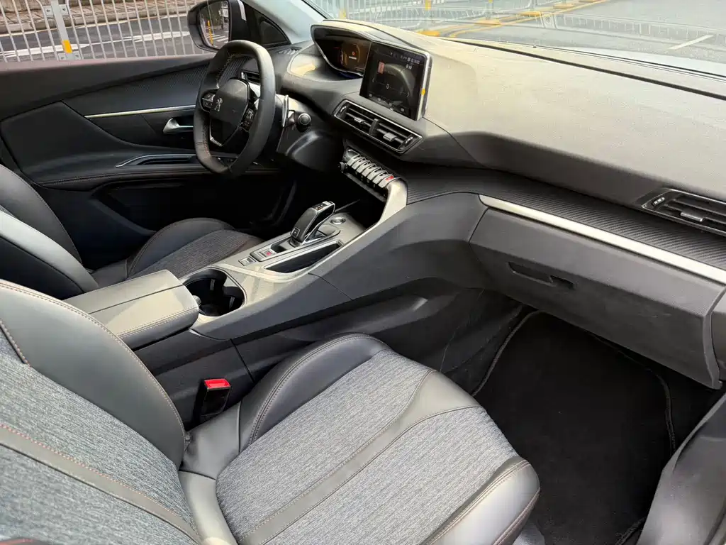 Peugeot 5008 — миниатюра 12