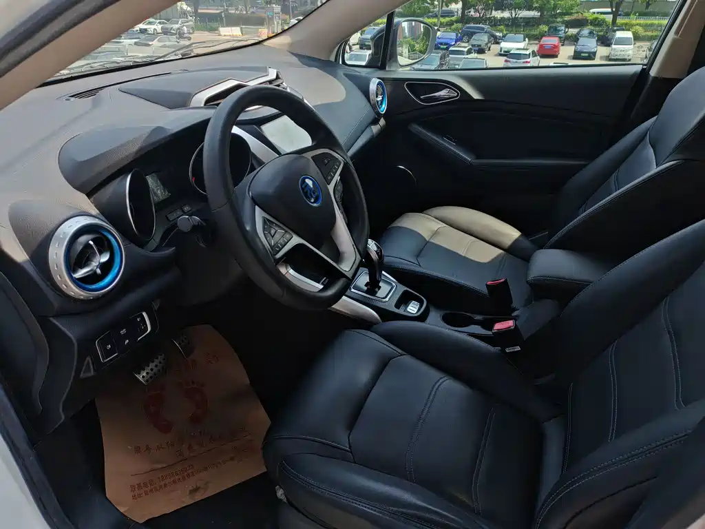 BYD Yuan EV — миниатюра 10