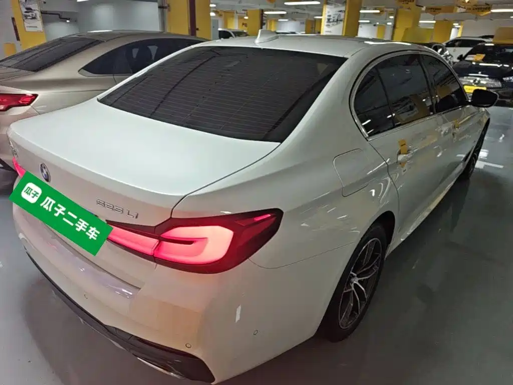 BMW 5 Series — миниатюра 7