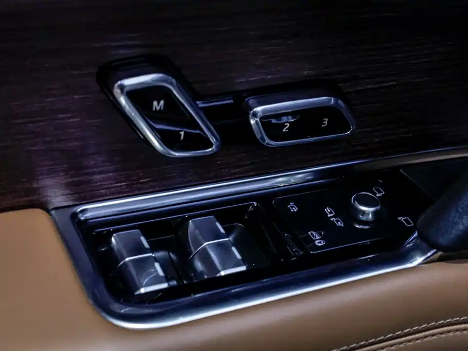 Land Rover Range Rover — миниатюра 12