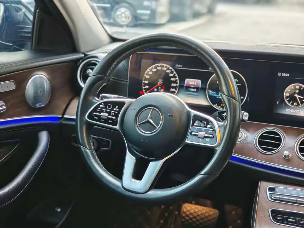 MERCEDES-BENZ E CLASS