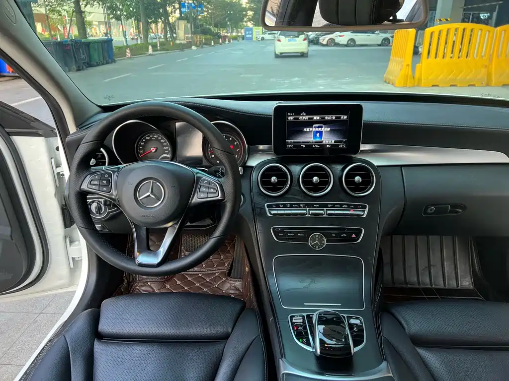 Mercedes-Benz C-Class — миниатюра 18