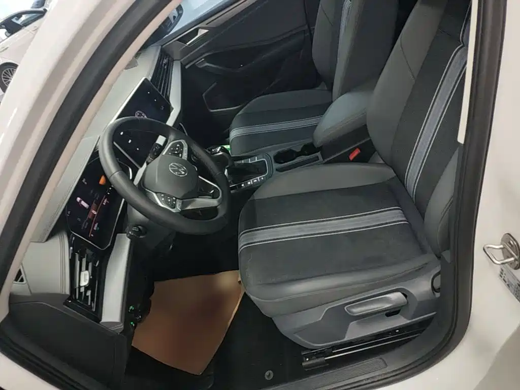 Volkswagen Sagitar — миниатюра 15