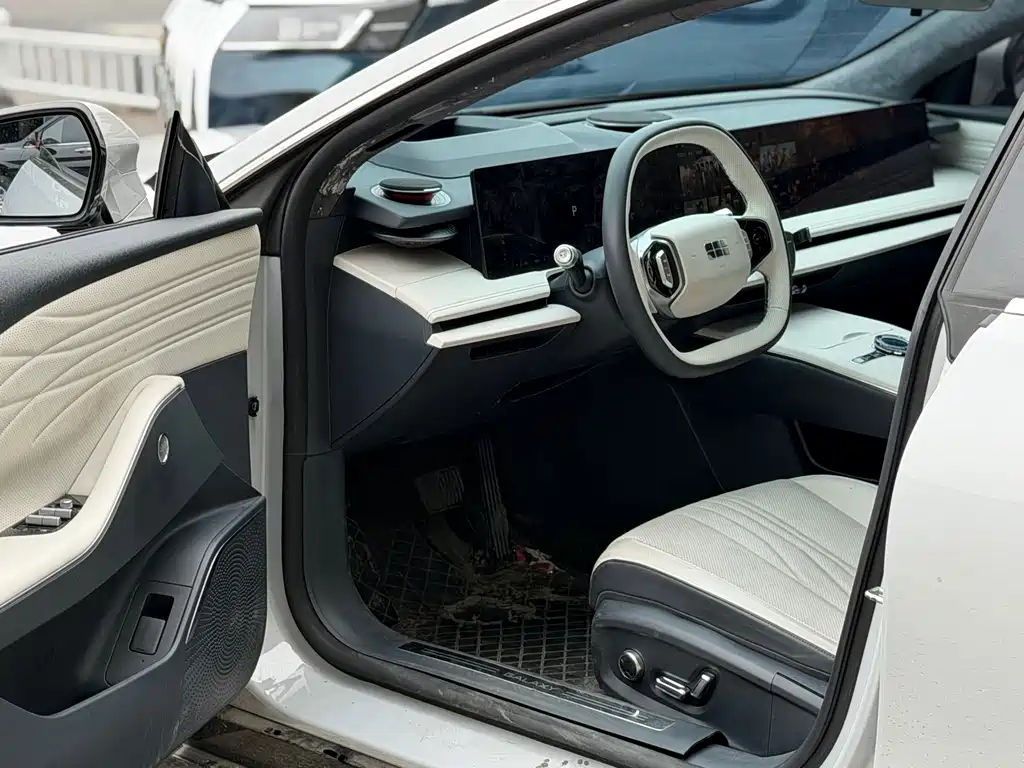 GEELY GALAXY GALAXY E8