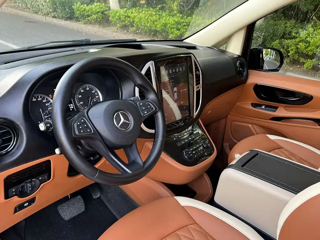 Mercedes-Benz Vito 2018 2.0T Elite 7 мест V