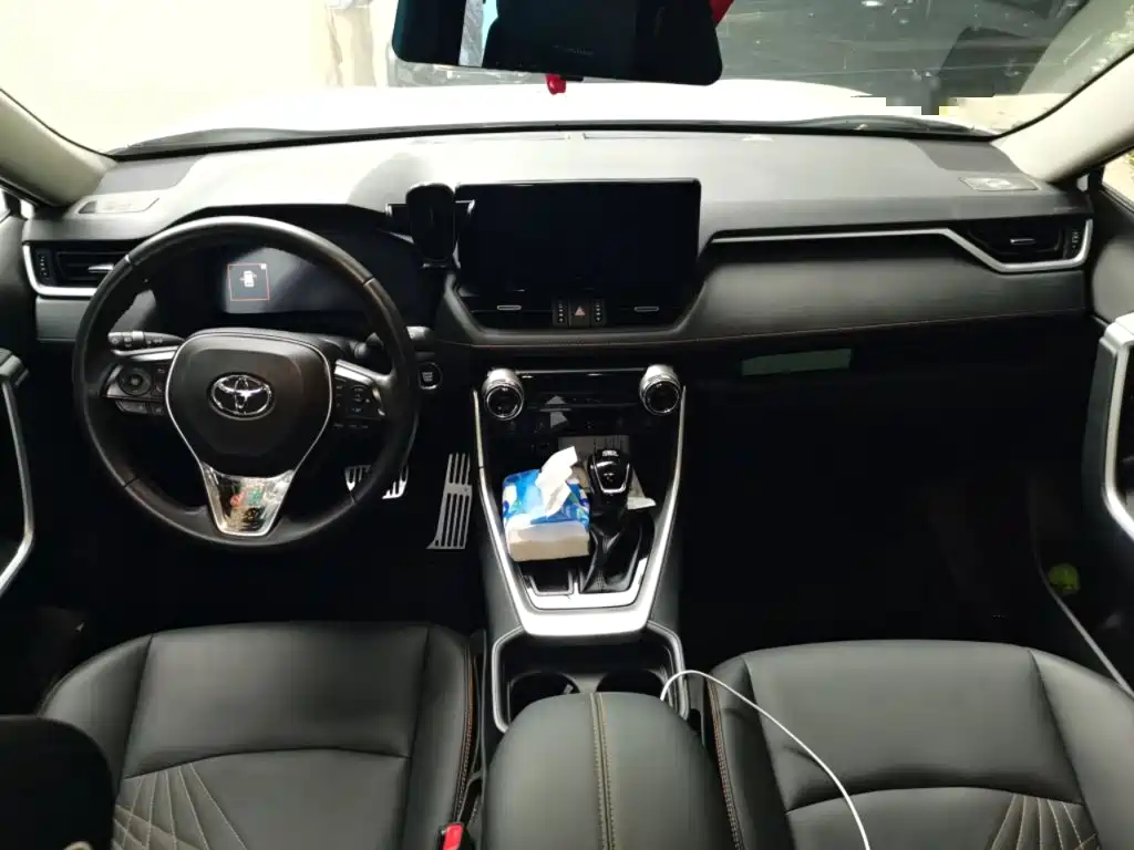 Toyota RAV4 — миниатюра 13