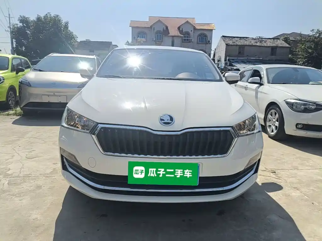 Skoda Rapid Spaceback — миниатюра 3