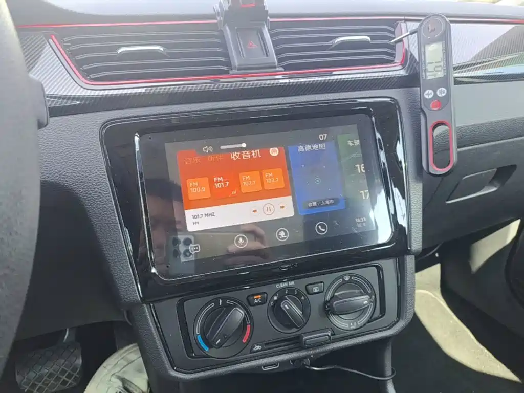 Skoda Rapid Spaceback — миниатюра 13