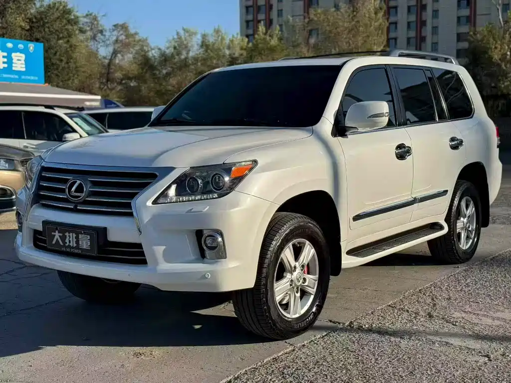 Lexus LX