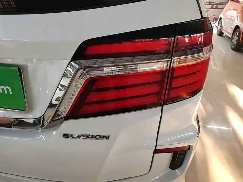 Honda Elysion — миниатюра 8