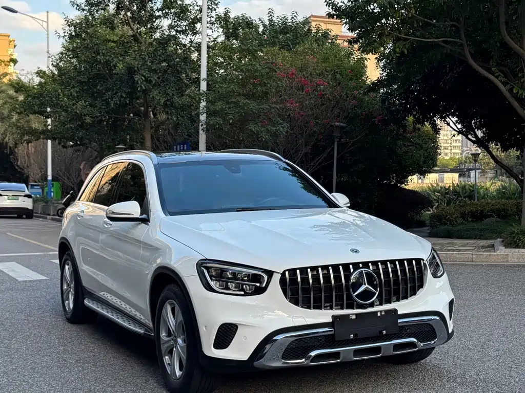 MERCEDES-BENZ GLC