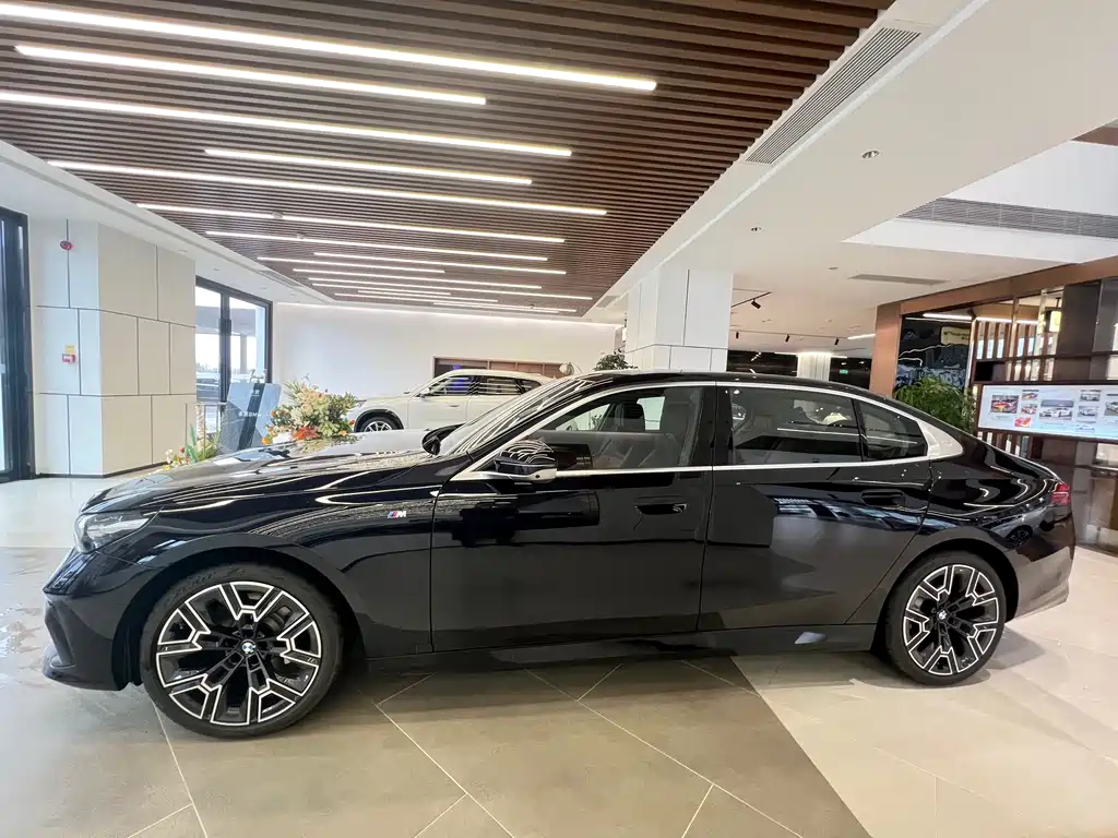 BMW 5 Series 5 2025 530Li Premium M Sport