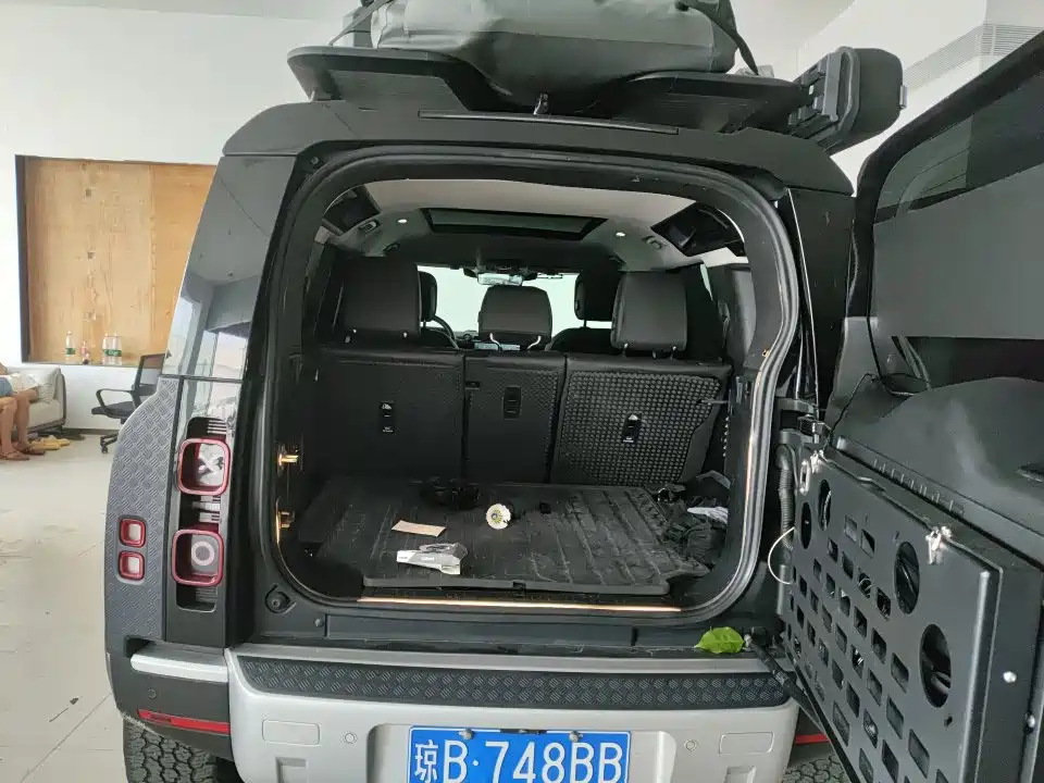 Land Rover Defender — миниатюра 9